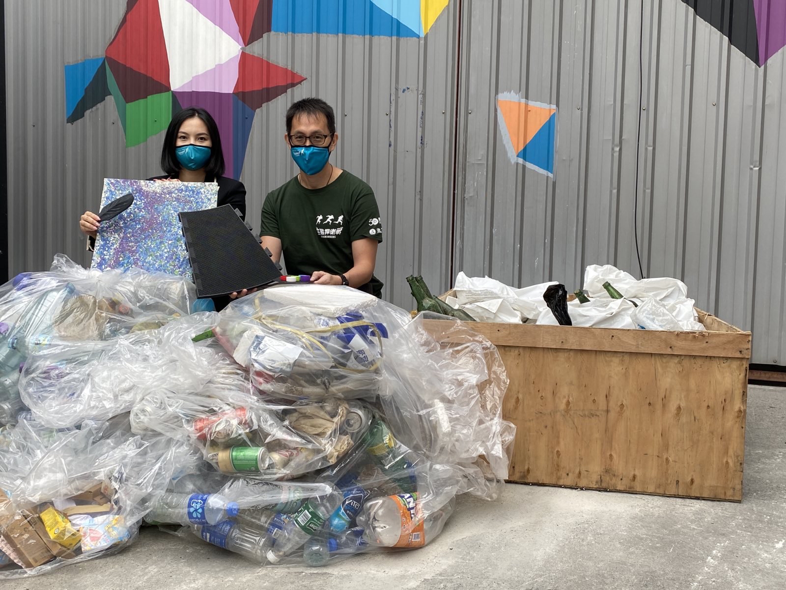 Eco-Rangers collaborated with Seal Eco Advance Limited, a local recycling factory, and its recycling network to collect recyclables and recycle them into useful and sustainable raw materials and products.